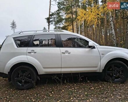 Мицубиси Аутлендер 2008 в Лебедине на Automoto.ua Белый Мицубиси Аутлендер, объемом двигателя 3 л и пробегом 150 тыс. км за 10000 $, фото 3 на Automoto.ua