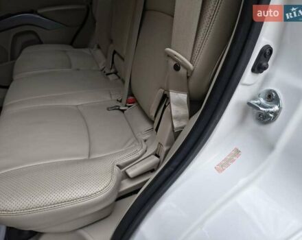 Мицубиси Аутлендер 2008 в Лебедине на Automoto.ua Белый Мицубиси Аутлендер, объемом двигателя 3 л и пробегом 150 тыс. км за 10000 $, фото 12 на Automoto.ua