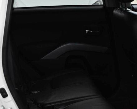 Білий Міцубісі Аутлендер, об'ємом двигуна 2.2 л та пробігом 275 тис. км за 9650 $, фото 19 на Automoto.ua