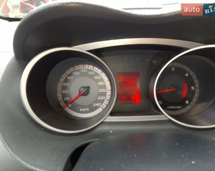 Білий Міцубісі Аутлендер, об'ємом двигуна 2.18 л та пробігом 275 тис. км за 9500 $, фото 5 на Automoto.ua