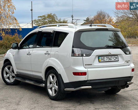 Белый Мицубиси Аутлендер, объемом двигателя 2.36 л и пробегом 160 тыс. км за 9299 $, фото 9 на Automoto.ua