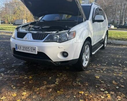 Білий Міцубісі Аутлендер, об'ємом двигуна 2.4 л та пробігом 230 тис. км за 9000 $, фото 3 на Automoto.ua