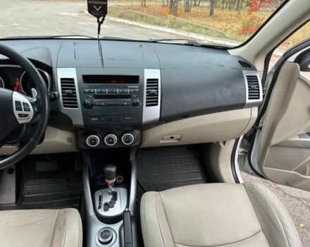 Білий Міцубісі Аутлендер, об'ємом двигуна 2.4 л та пробігом 160 тис. км за 9299 $, фото 13 на Automoto.ua