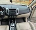 Білий Міцубісі Аутлендер, об'ємом двигуна 2.4 л та пробігом 160 тис. км за 9299 $, фото 13 на Automoto.ua