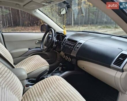 Мицубиси Аутлендер 2008 в Лебедине на Automoto.ua Белый Мицубиси Аутлендер, объемом двигателя 3 л и пробегом 150 тыс. км за 10000 $, фото 35 на Automoto.ua