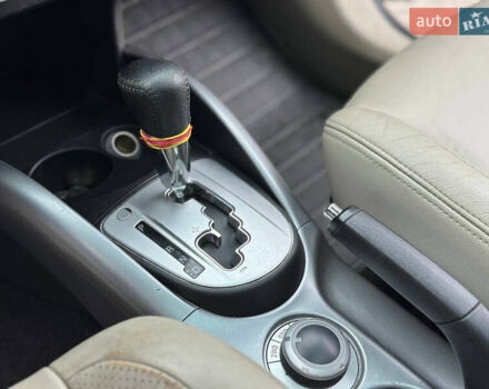 Белый Мицубиси Аутлендер, объемом двигателя 2.36 л и пробегом 160 тыс. км за 9299 $, фото 17 на Automoto.ua