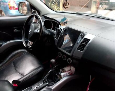 Білий Міцубісі Аутлендер, об'ємом двигуна 2.18 л та пробігом 275 тис. км за 9500 $, фото 11 на Automoto.ua