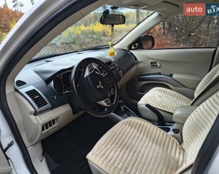 Мицубиси Аутлендер 2008 в Лебедине на Automoto.ua Белый Мицубиси Аутлендер, объемом двигателя 3 л и пробегом 150 тыс. км за 10000 $, фото 25 на Automoto.ua