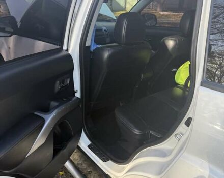 Білий Міцубісі Аутлендер, об'ємом двигуна 2.4 л та пробігом 230 тис. км за 9000 $, фото 13 на Automoto.ua