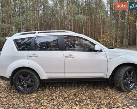 Мицубиси Аутлендер 2008 в Лебедине на Automoto.ua Белый Мицубиси Аутлендер, объемом двигателя 3 л и пробегом 150 тыс. км за 10000 $, фото 38 на Automoto.ua