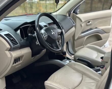 Білий Міцубісі Аутлендер, об'ємом двигуна 2.4 л та пробігом 160 тис. км за 9299 $, фото 6 на Automoto.ua
