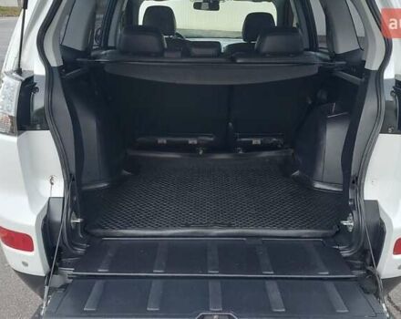 Белый Мицубиси Аутлендер, объемом двигателя 2.36 л и пробегом 185 тыс. км за 8950 $, фото 29 на Automoto.ua