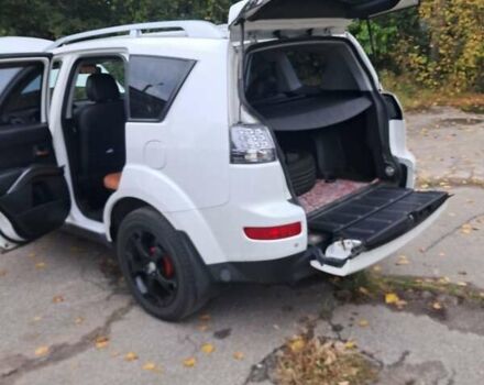 Білий Міцубісі Аутлендер, об'ємом двигуна 2.36 л та пробігом 185 тис. км за 9000 $, фото 2 на Automoto.ua