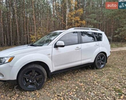 Мицубиси Аутлендер 2008 в Лебедине на Automoto.ua Белый Мицубиси Аутлендер, объемом двигателя 3 л и пробегом 150 тыс. км за 10000 $, фото 7 на Automoto.ua
