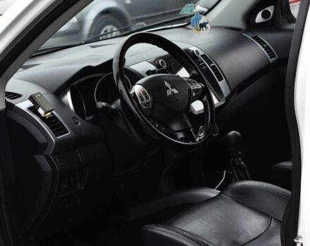 Білий Міцубісі Аутлендер, об'ємом двигуна 2.2 л та пробігом 275 тис. км за 9650 $, фото 10 на Automoto.ua