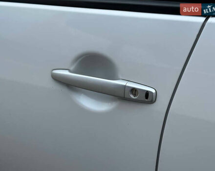 Белый Мицубиси Аутлендер, объемом двигателя 2.36 л и пробегом 160 тыс. км за 9299 $, фото 40 на Automoto.ua