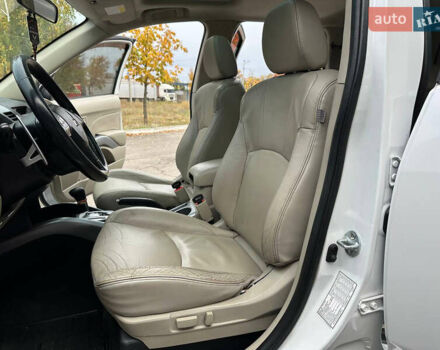 Белый Мицубиси Аутлендер, объемом двигателя 2.36 л и пробегом 160 тыс. км за 9299 $, фото 11 на Automoto.ua