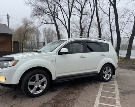 Белый Мицубиси Аутлендер, объемом двигателя 2.4 л и пробегом 329 тыс. км за 8800 $, фото 5 на Automoto.ua