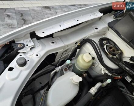 Білий Міцубісі Аутлендер, об'ємом двигуна 2.36 л та пробігом 178 тис. км за 10200 $, фото 43 на Automoto.ua
