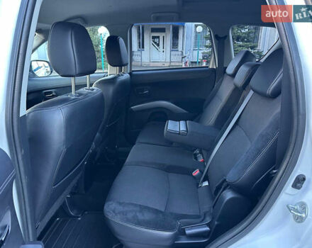 Білий Міцубісі Аутлендер, об'ємом двигуна 2.3 л та пробігом 160 тис. км за 10200 $, фото 16 на Automoto.ua