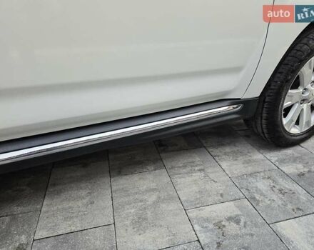 Білий Міцубісі Аутлендер, об'ємом двигуна 2.36 л та пробігом 178 тис. км за 10200 $, фото 53 на Automoto.ua