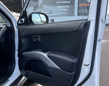 Білий Міцубісі Аутлендер, об'ємом двигуна 2.18 л та пробігом 198 тис. км за 11500 $, фото 31 на Automoto.ua