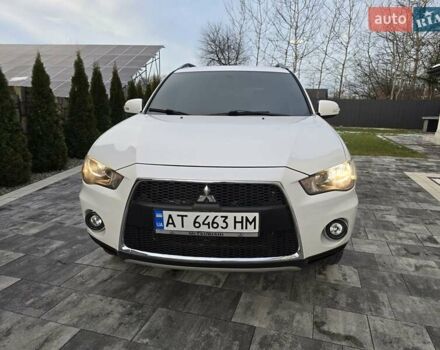 Білий Міцубісі Аутлендер, об'ємом двигуна 2.36 л та пробігом 178 тис. км за 10200 $, фото 12 на Automoto.ua