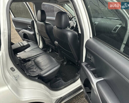 Белый Мицубиси Аутлендер, объемом двигателя 2.2 л и пробегом 266 тыс. км за 9300 $, фото 15 на Automoto.ua