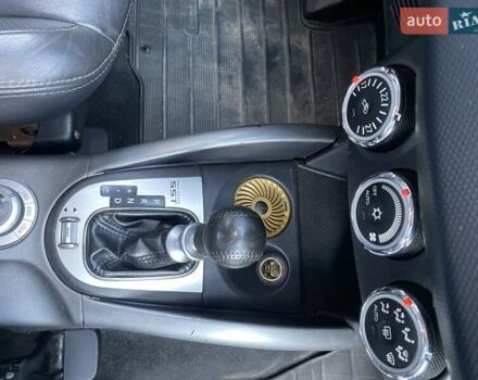 Белый Мицубиси Аутлендер, объемом двигателя 2.2 л и пробегом 260 тыс. км за 11000 $, фото 12 на Automoto.ua