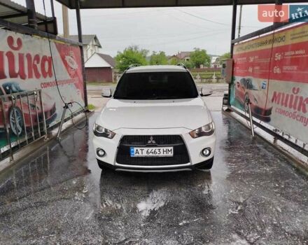 Мицубиси Аутлендер 2010 в Косове на Automoto.ua Белый Мицубиси Аутлендер, объемом двигателя 2.36 л и пробегом 283 тыс. км за 10000 $, фото 11 на Automoto.ua