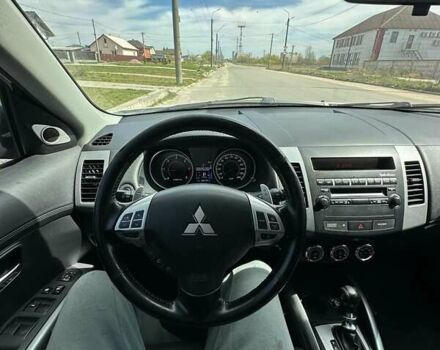 Белый Мицубиси Аутлендер, объемом двигателя 2.18 л и пробегом 246 тыс. км за 10999 $, фото 4 на Automoto.ua