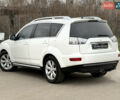 Белый Мицубиси Аутлендер, объемом двигателя 2.18 л и пробегом 227 тыс. км за 9999 $, фото 6 на Automoto.ua