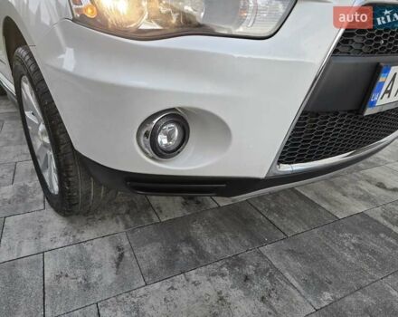 Білий Міцубісі Аутлендер, об'ємом двигуна 2.36 л та пробігом 178 тис. км за 10200 $, фото 48 на Automoto.ua