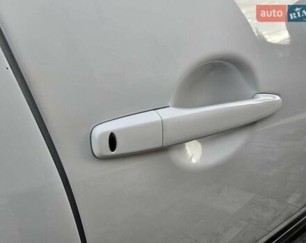 Білий Міцубісі Аутлендер, об'ємом двигуна 2.36 л та пробігом 178 тис. км за 10200 $, фото 54 на Automoto.ua