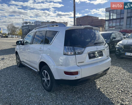 Белый Мицубиси Аутлендер, объемом двигателя 2.18 л и пробегом 271 тыс. км за 8700 $, фото 8 на Automoto.ua