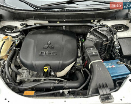 Белый Мицубиси Аутлендер, объемом двигателя 2.2 л и пробегом 266 тыс. км за 9300 $, фото 21 на Automoto.ua