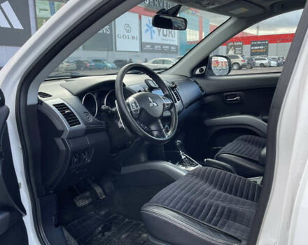 Білий Міцубісі Аутлендер, об'ємом двигуна 2.18 л та пробігом 198 тис. км за 11500 $, фото 24 на Automoto.ua