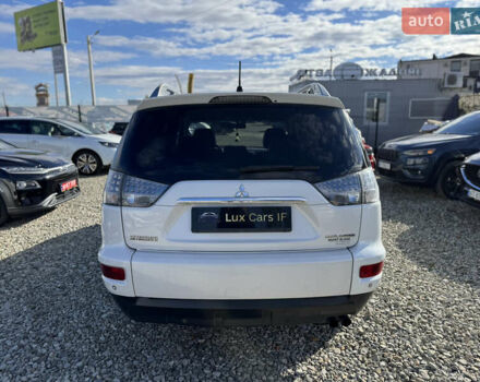 Белый Мицубиси Аутлендер, объемом двигателя 2.18 л и пробегом 271 тыс. км за 8700 $, фото 9 на Automoto.ua