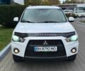 Білий Міцубісі Аутлендер, об'ємом двигуна 2 л та пробігом 165 тис. км за 8999 $, фото 2 на Automoto.ua
