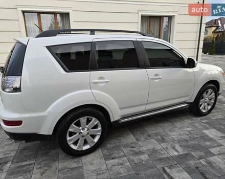 Білий Міцубісі Аутлендер, об'ємом двигуна 2.36 л та пробігом 178 тис. км за 10200 $, фото 8 на Automoto.ua