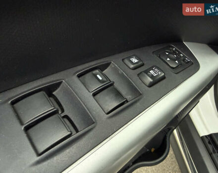 Белый Мицубиси Аутлендер, объемом двигателя 2.18 л и пробегом 227 тыс. км за 9999 $, фото 10 на Automoto.ua