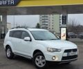 Білий Міцубісі Аутлендер, об'ємом двигуна 2.27 л та пробігом 243 тис. км за 9800 $, фото 1 на Automoto.ua