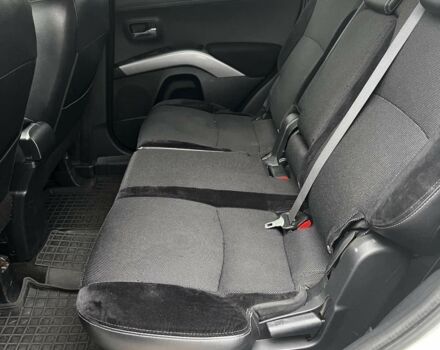 Белый Мицубиси Аутлендер, объемом двигателя 2.3 л и пробегом 257 тыс. км за 10300 $, фото 7 на Automoto.ua