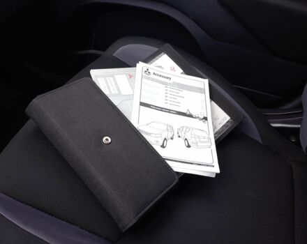 Білий Міцубісі Аутлендер, об'ємом двигуна 2 л та пробігом 240 тис. км за 5900 $, фото 6 на Automoto.ua