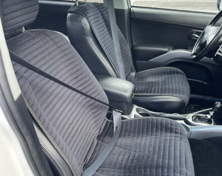 Білий Міцубісі Аутлендер, об'ємом двигуна 2.18 л та пробігом 198 тис. км за 11500 $, фото 35 на Automoto.ua