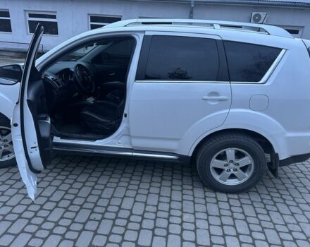 Білий Міцубісі Аутлендер, об'ємом двигуна 2.2 л та пробігом 234 тис. км за 10800 $, фото 2 на Automoto.ua