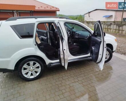 Мицубиси Аутлендер 2010 в Косове на Automoto.ua Белый Мицубиси Аутлендер, объемом двигателя 2.36 л и пробегом 283 тыс. км за 10000 $, фото 7 на Automoto.ua