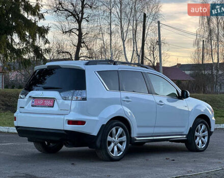 Білий Міцубісі Аутлендер, об'ємом двигуна 2.3 л та пробігом 160 тис. км за 10200 $, фото 4 на Automoto.ua