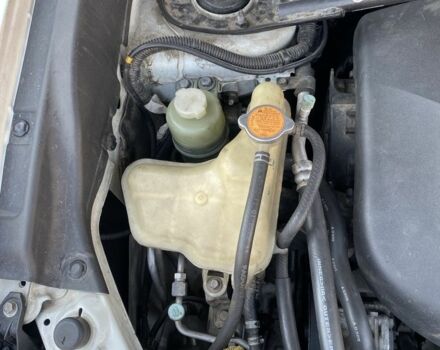 Білий Міцубісі Аутлендер, об'ємом двигуна 2.2 л та пробігом 260 тис. км за 11000 $, фото 4 на Automoto.ua