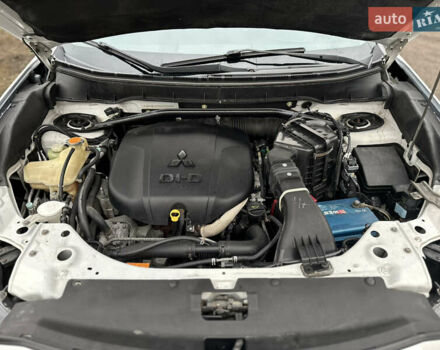 Белый Мицубиси Аутлендер, объемом двигателя 2.2 л и пробегом 266 тыс. км за 9300 $, фото 20 на Automoto.ua